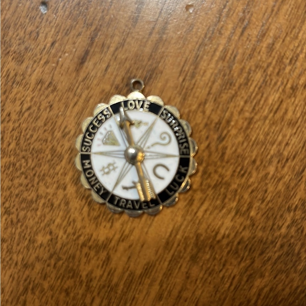 Sarah Coventry pendant